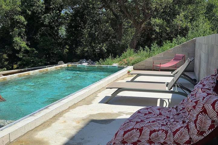 Gîte pour 2 personnes, avec Balcon et Piscine à Saint-Georges-les-Bains