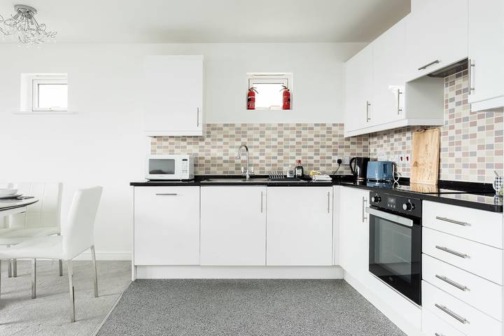 Ganze Wohnung, Beach Point - Stunning Harbour Views from Balcony in Poole, Poole Harbour
