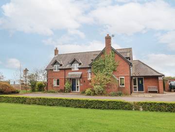 Log Cabin for 10 People in Coddington, Cheshire, Photo 2