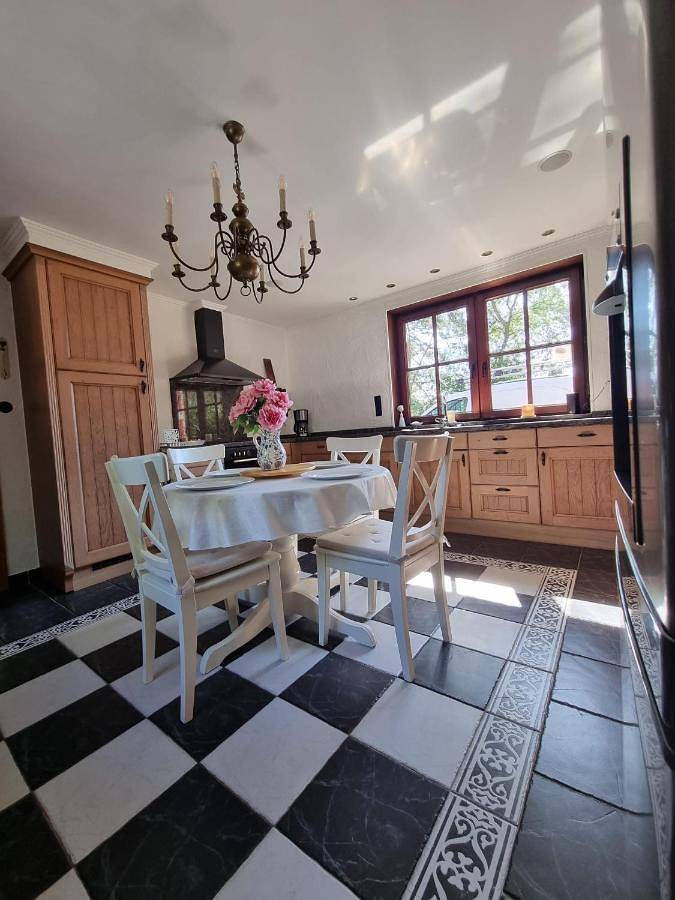 Location de vacances pour 7 personnes, avec jardin et vue à Genk