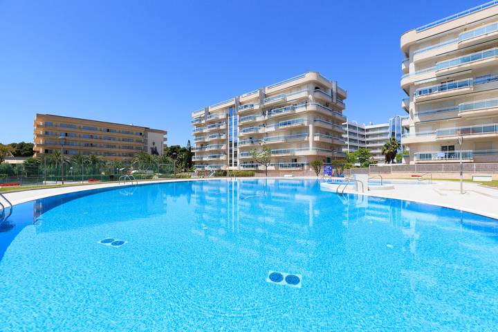 Appartement de vacances pour 6 personnes, avec bassin pour enfant ainsi que terrasse et jardin, adapté aux familles à Salou