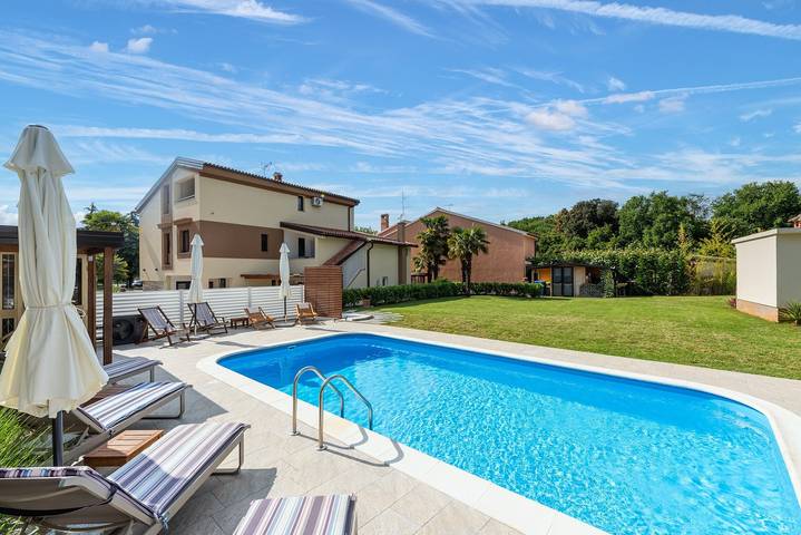 Appartement entier, Appartement de vacances pour 2 personnes avec piscine in Poreč, Grad Poreč