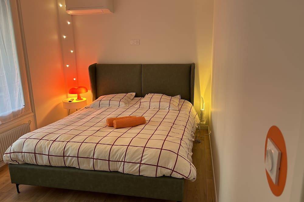 Entire apartment, Orange&Art in Clermont-Ferrand, Volcans d'Auvergne Regional Nature Park