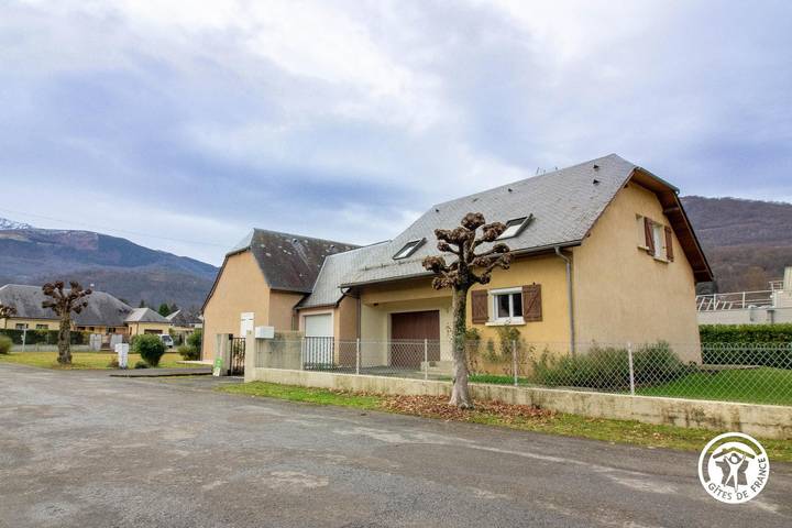 Gîte pour 8 personnes, avec jardin et terrasse, animaux acceptés à Argelès-Gazost - 3
