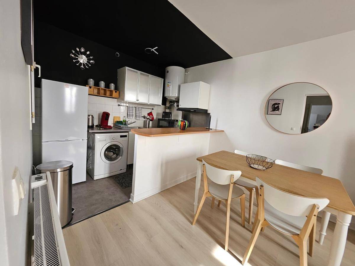 Appartement entier, One-Bedroom Apartment in Les Pavillons-sous-Bois, Seine-Saint-Denis