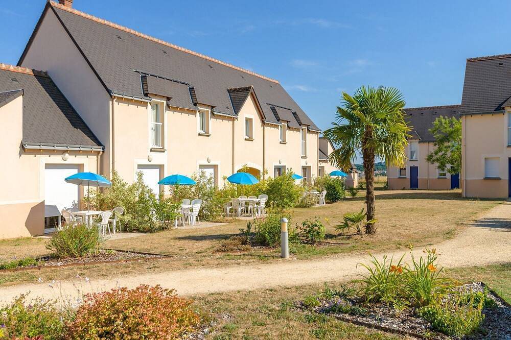 Holiday Park in France with Garden Terrace in Azay-le-Rideau, Loire Valley