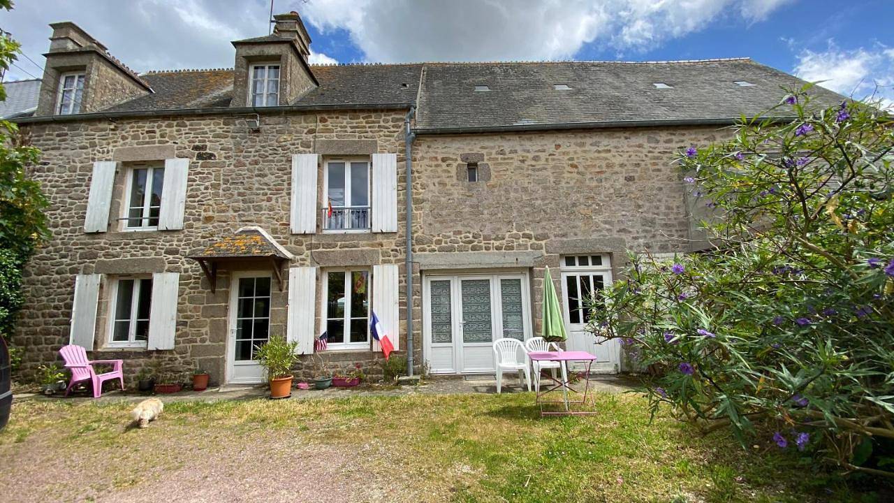 Double Room in Montfarville, Région de Cherbourg