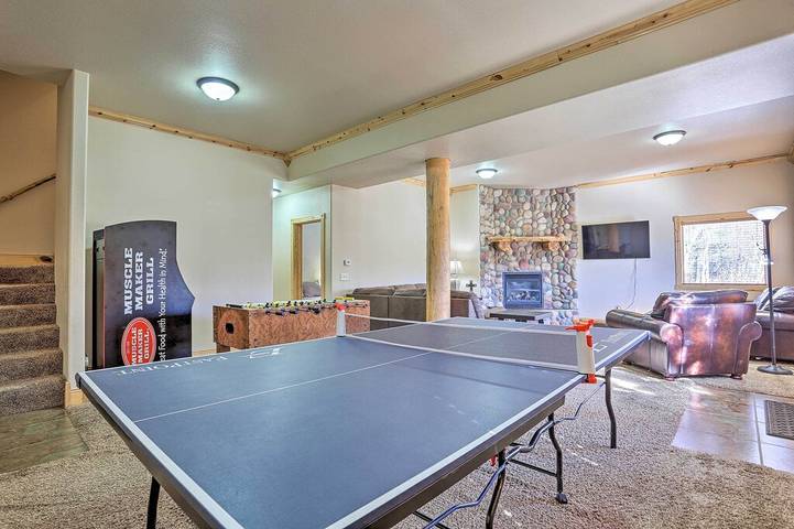 Log cabin for 20 people, with hot tub and terrace in Black Hills