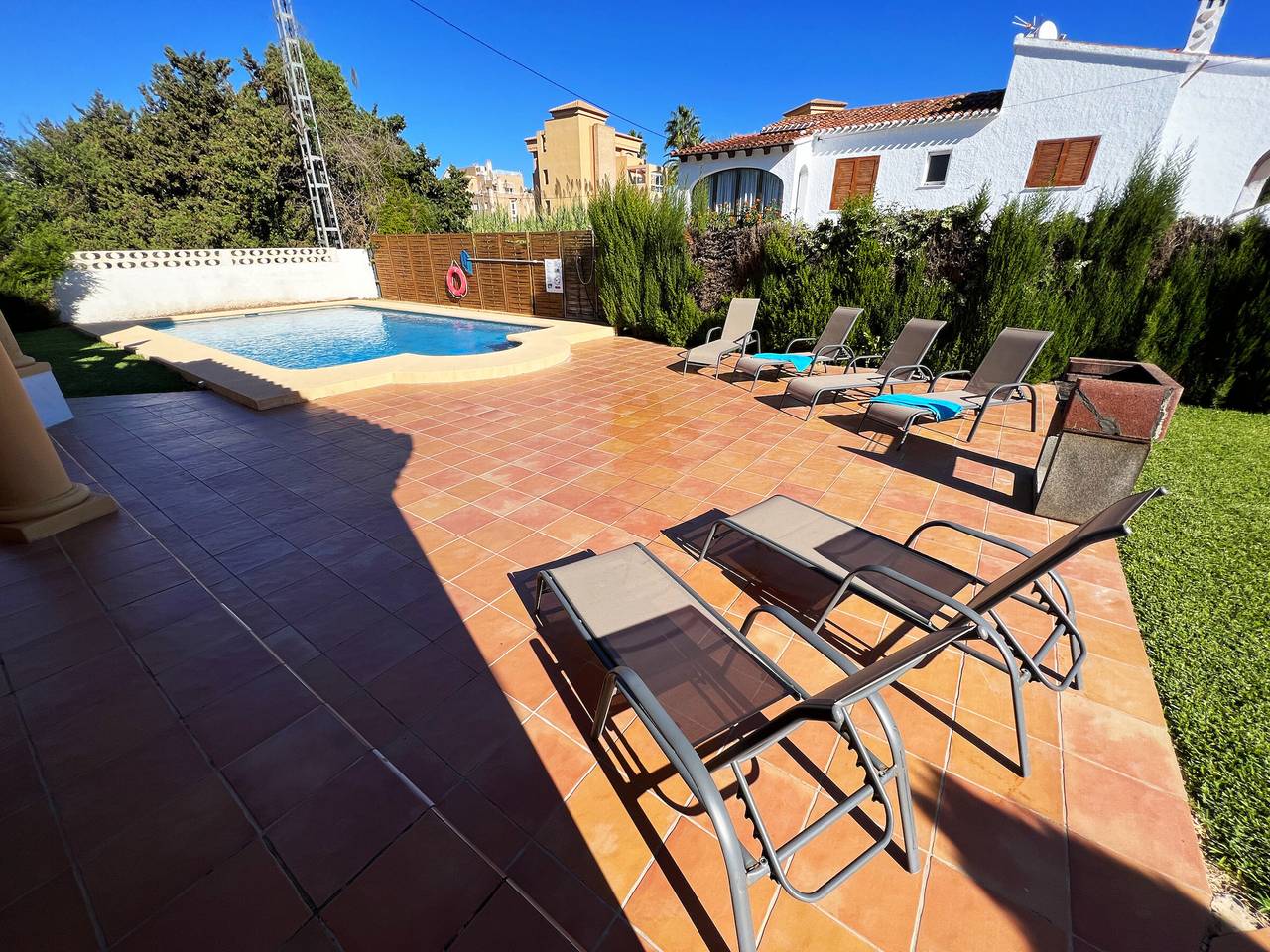 Villa moderne à Dénia pour 8 pers. avec piscine privée, proche plage, jardin, climatisation et parking in Almadrava, Costa Blanca