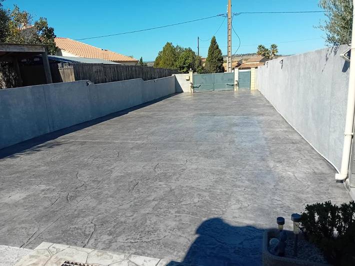 Gîte pour 3 personnes, avec jardin et piscine à Nissan-lez-Enserune - 2