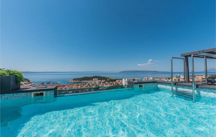 Ferienhaus für 7 Personen, mit Terrasse und Whirlpool sowie Sauna in Makarska