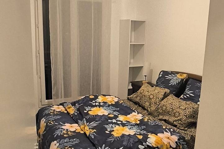 Apartamento entero, Apartment with a balcony near Paris and La Défense in Sartrouville, Yvelines