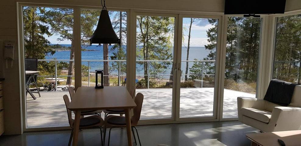 Ferienhaus für 4 Personen, mit Terrasse und Garten sowie Seeblick und Ausblick in Väddö - 4