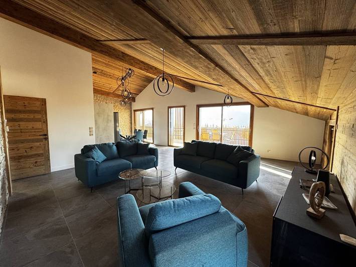 Gîte pour 8 personnes, avec terrasse dans Les Carroz