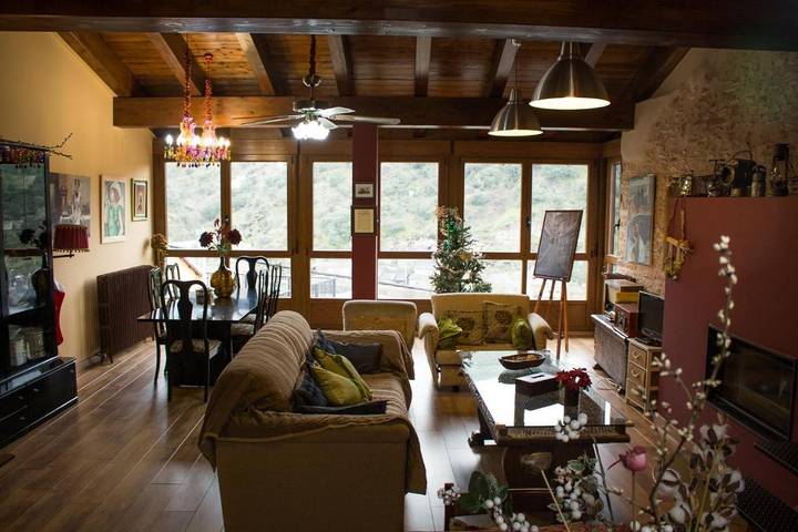 Casa rural para 13 personas, con Balcón y Terraza además de Jardín y Vistas en El Bierzo