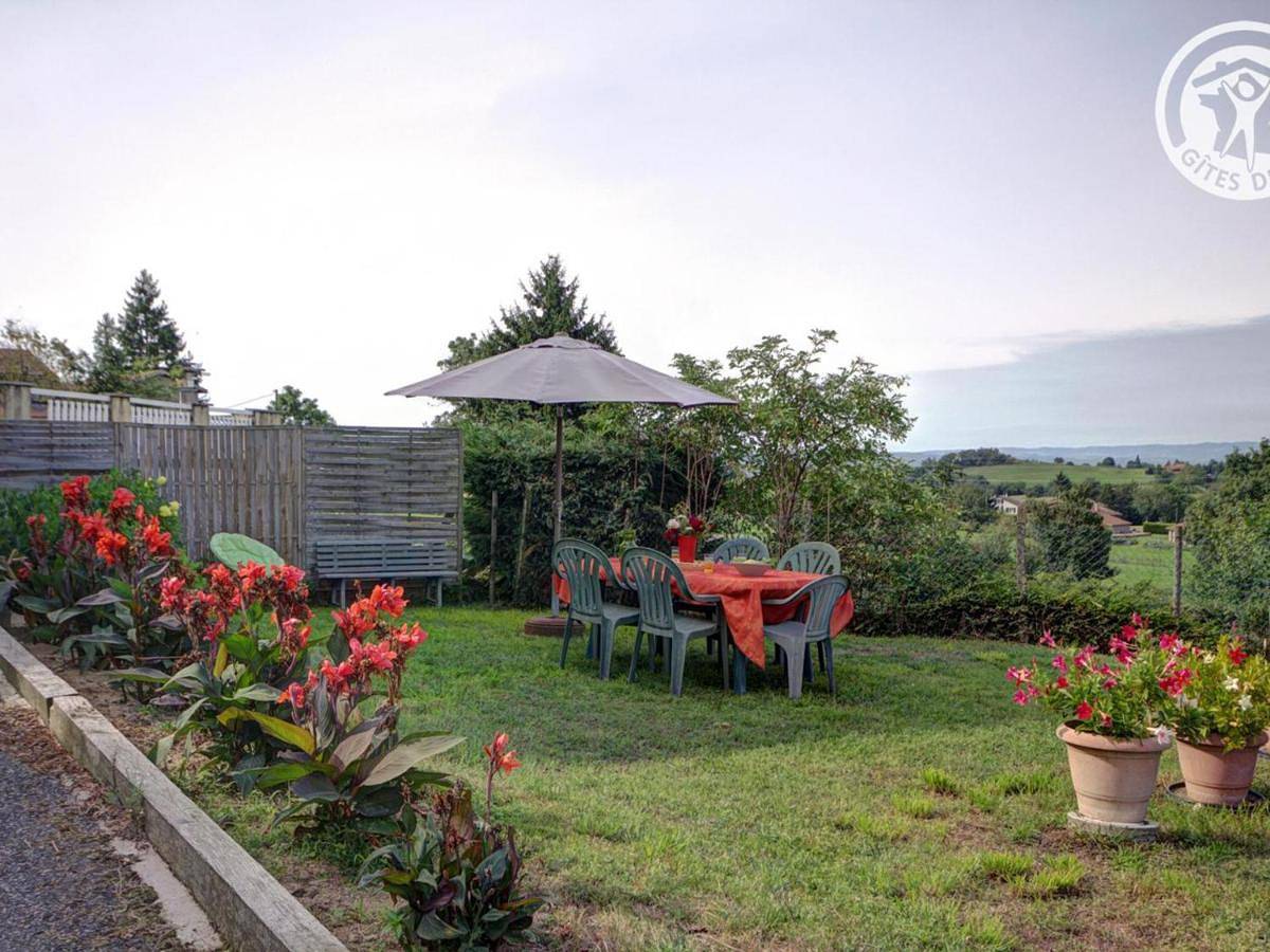Gîte chaleureux à 15 min de St-Etienne, 2 chambres, terrasse, jardin, animaux acceptés - Fr-1-496-4 in Saint-Héand, Loire