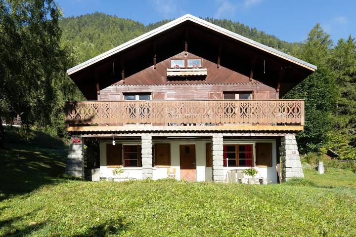 Gîte pour 10 personnes, avec Balcon et Jardin à Trient (Suisse)