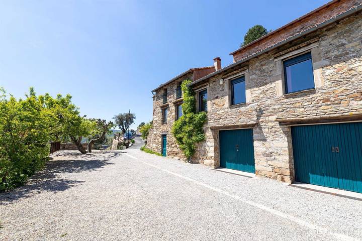 Gîte pour 10 personnes, avec Terrasse et Piscine à Cambon-et-Salvergues