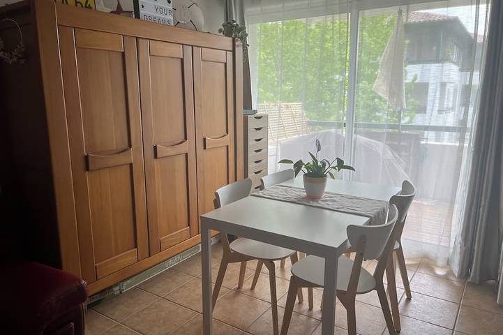 Appartement entier, Appartement dans résidence calme proche Espagne et océan in Hasparren, Région de Bayonne