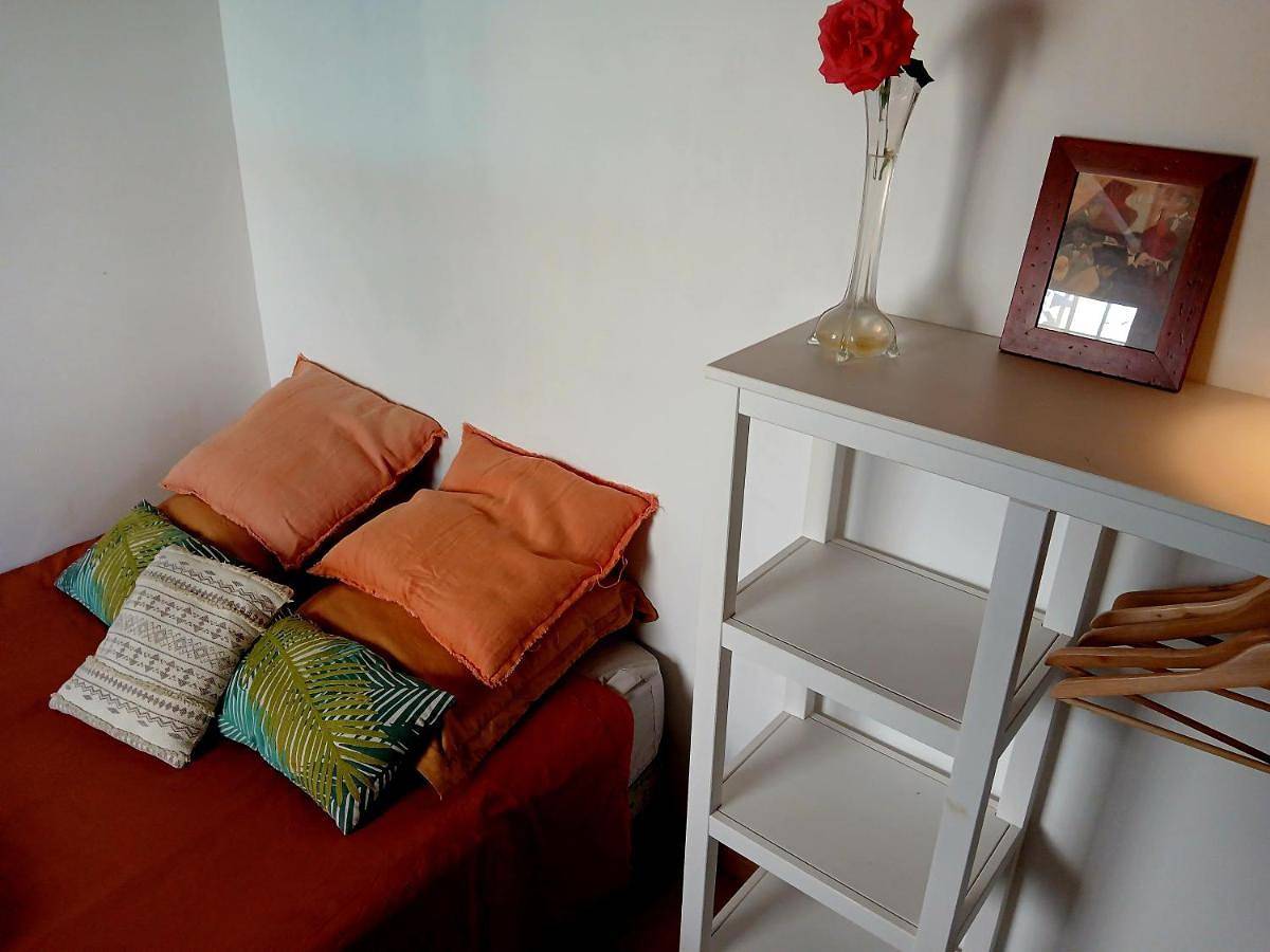 Appartement de vacances entier, Double Room with Private Bathroom in Thoiry, Yvelines