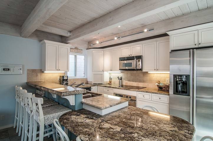 Holiday rental for 8 people, with balcony and hot tub in California