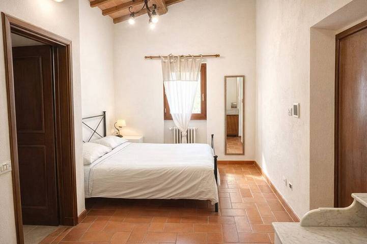 Appartement dans mas toscan avec piscine privée | 3 chambres | 8 personnes in Reggello, Valdarno