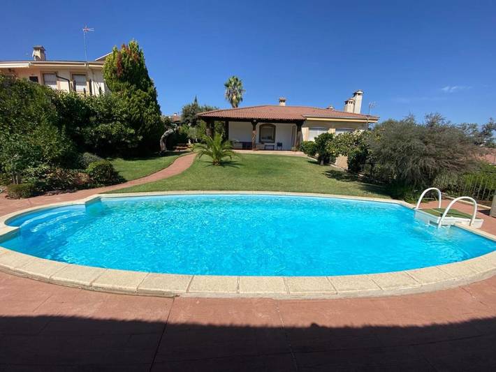 Maison de campagne pour 4 personnes, avec vue ainsi que jardin et piscine, animaux acceptés à Cáceres - 3