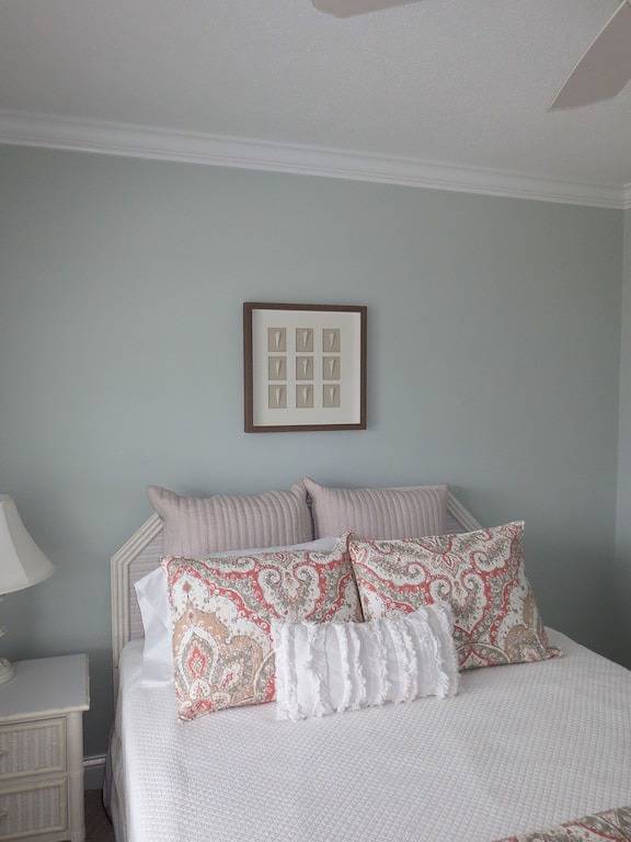 Wunderbare Lage, mitten auf der Insel! Kurzer Spaziergang zum Strand, Pier und Inselmarkt. in Sunset Beach (NC), Brunswick County