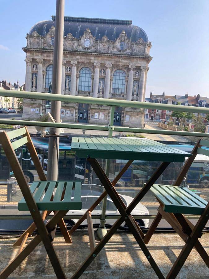 Vakantiewoning voor 6 personen, met balkon en uitzicht in Calais