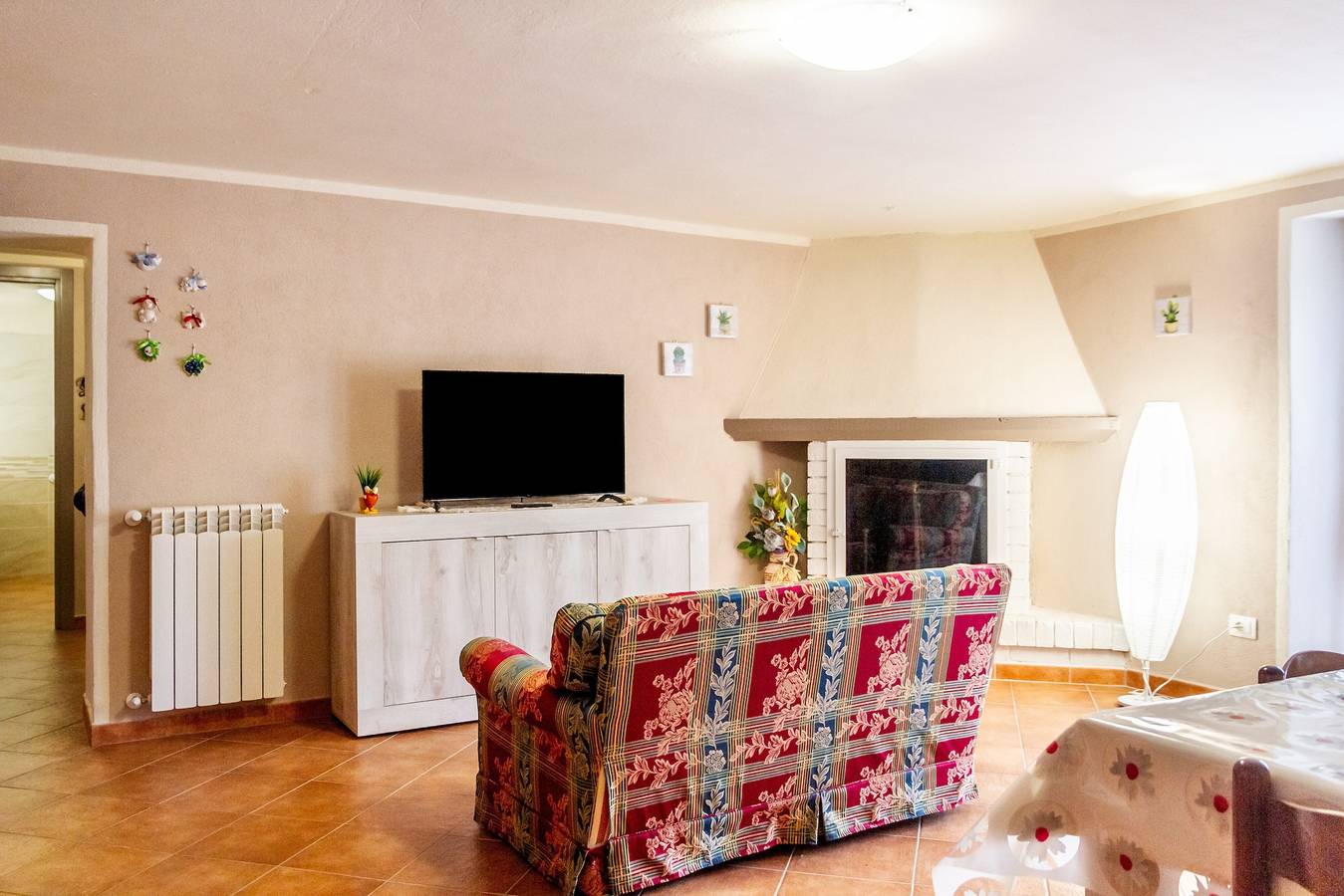 Entire apartment, Apartment 'Appartamento Tommy' with Shared Terrace and Wi-Fi in Grosseto Province