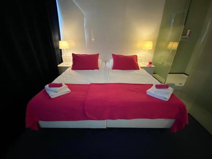 Hotel für 4 Personen, mit Ausblick und Terrasse in Wiesbaden - 2