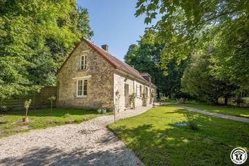 Gîte pour 2 personnes, avec jardin et terrasse à Morienval