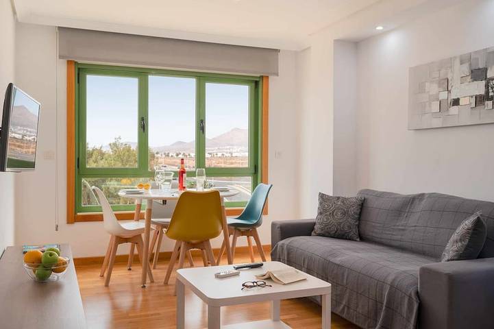 Apartamento entero, Lanzahost "Lux XXI" - el mejor de playa y ciudad in Playa del Reducto, Arrecife