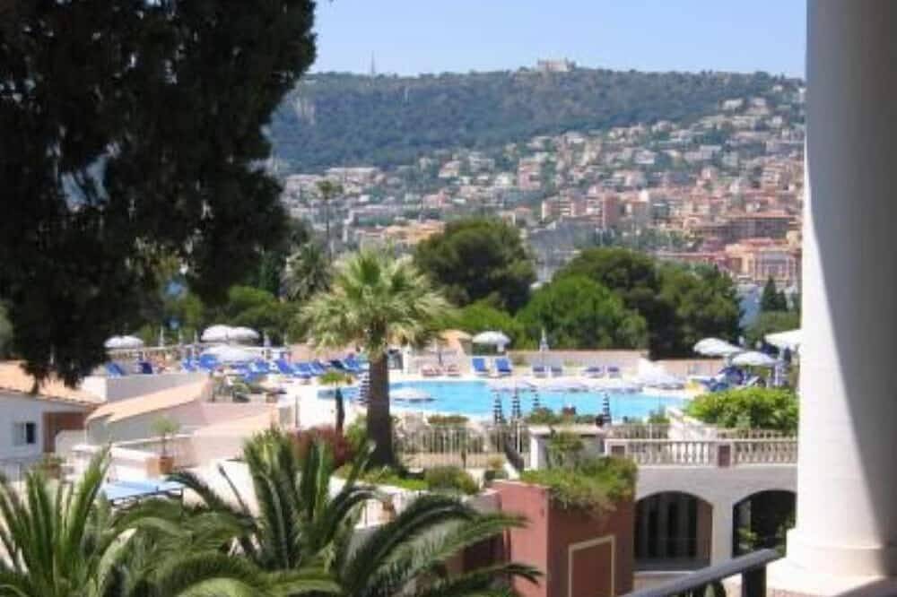 Entire apartment, In the warm and sweet-smelling sun of French Riviera in Villefranche-sur-Mer, Nice region