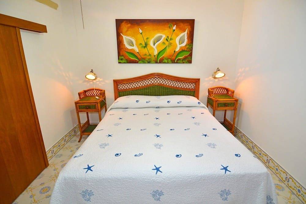 Luxury villa with large terrace overlooking the sea and a few steps from the sea in Marina di San Gregorio, Patù