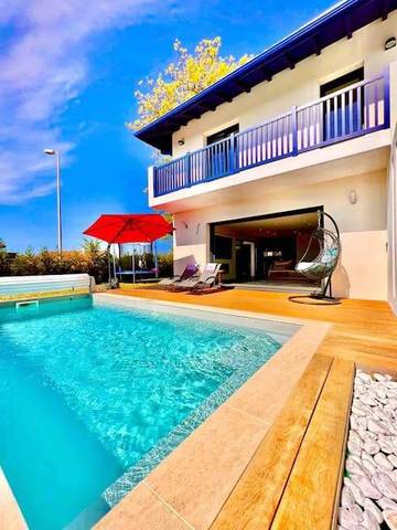 Cottage pour 10 personnes, avec jardin et piscine, animaux acceptés à Arbonne