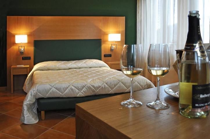 Hôtel pour 4 personnes, avec Balcon et Terrasse ainsi que Jardin et Bassin pour enfant à Isola del Liri