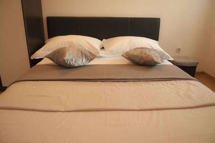 Appartamento intero, Longin Lamljana- Two bedroom apartment with seaview balcony in Calli Croazia, Isola di Ugljan