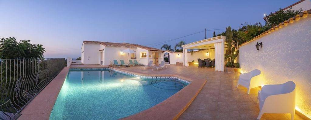 Casa rural para 6 personas, con Balcón y Terraza además de Jardín y Piscina en Jalón