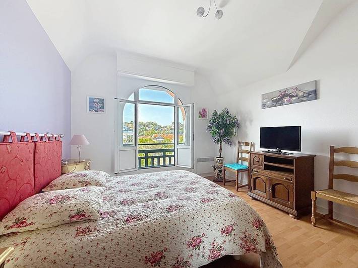 Entire holiday apartment, Charming 90 m² flat – Breathtaking sea views – Arcachon town centre in Arcachon, Arcachon region