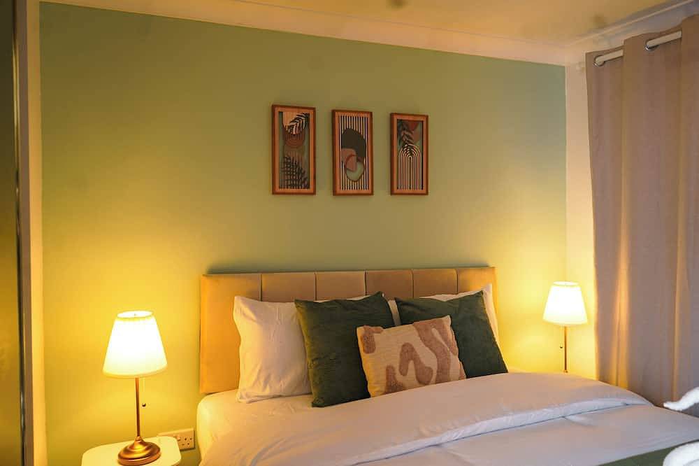Family Holiday Home with Bbq and Pool Table in Cardiff Bay, Cardiff