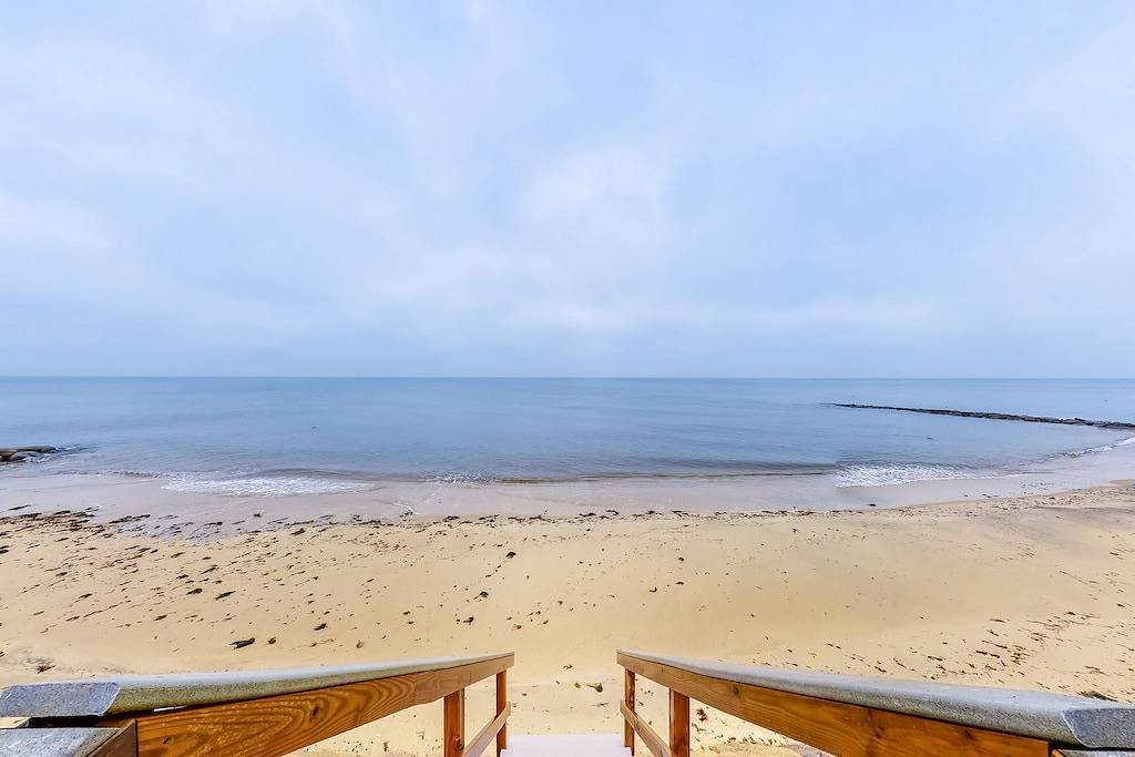 Ganze Wohnung, Quaint condo near private beach access with fireplace - close to dining in Dennis Port, Dennis