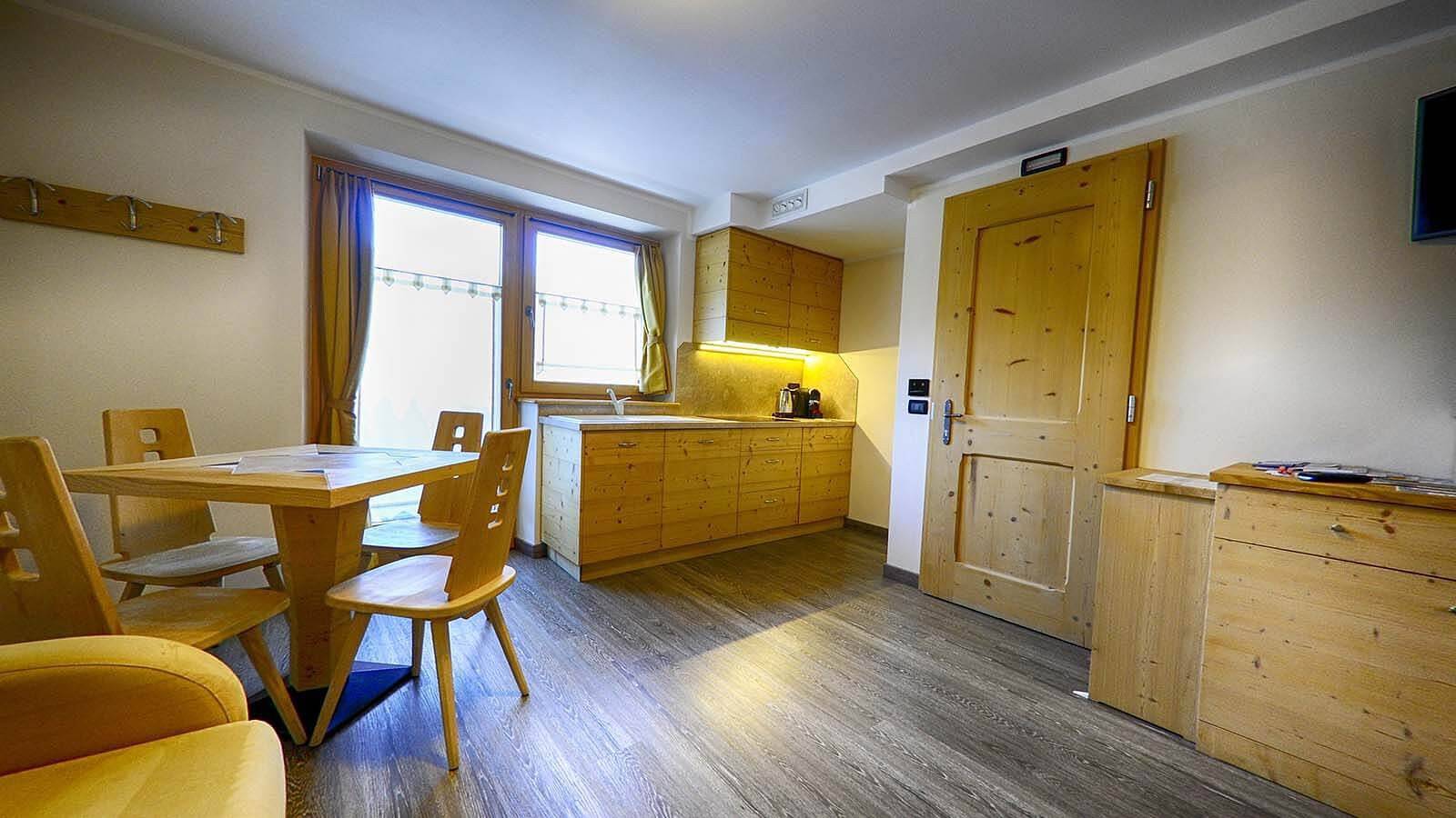 Ganze Wohnung, Wohnung Mont dala Nef - Baita Cusini mit Bergblick, Spa-Bereich & Wlan in Teola, Livigno