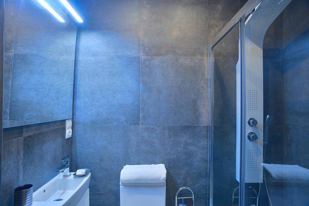 Apartamento entero, Loft con encanto e hidromasaje en Navarra, cerca de Baztan, Casa Angiz etxea 3 in Sumbilla, Pirineos