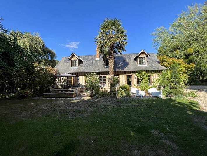 Gîte pour 10 personnes, avec jardin et terrasse à Omonville