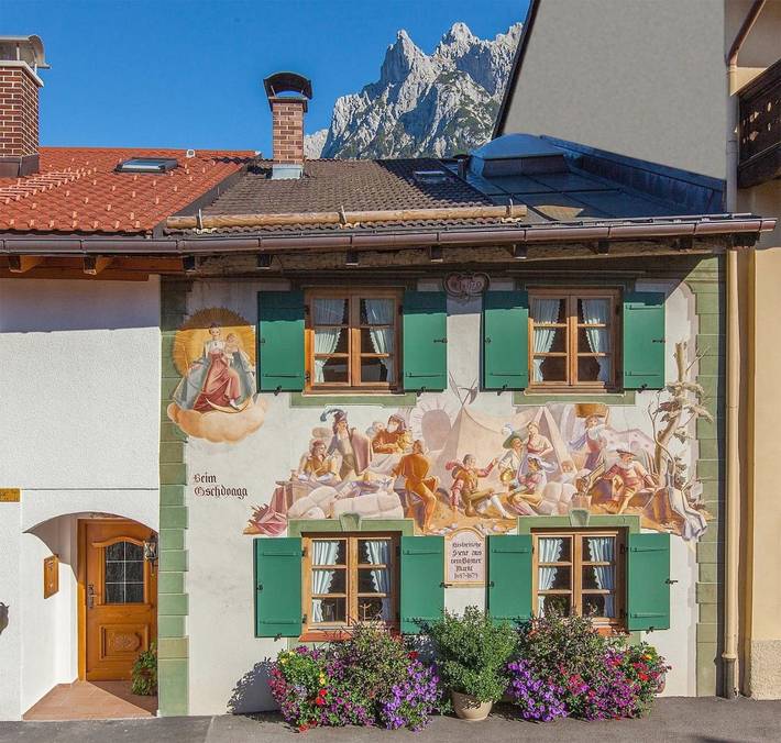 Ferienwohnung für 2 Personen, mit Ausblick in Geigenbaumuseum Mittenwald