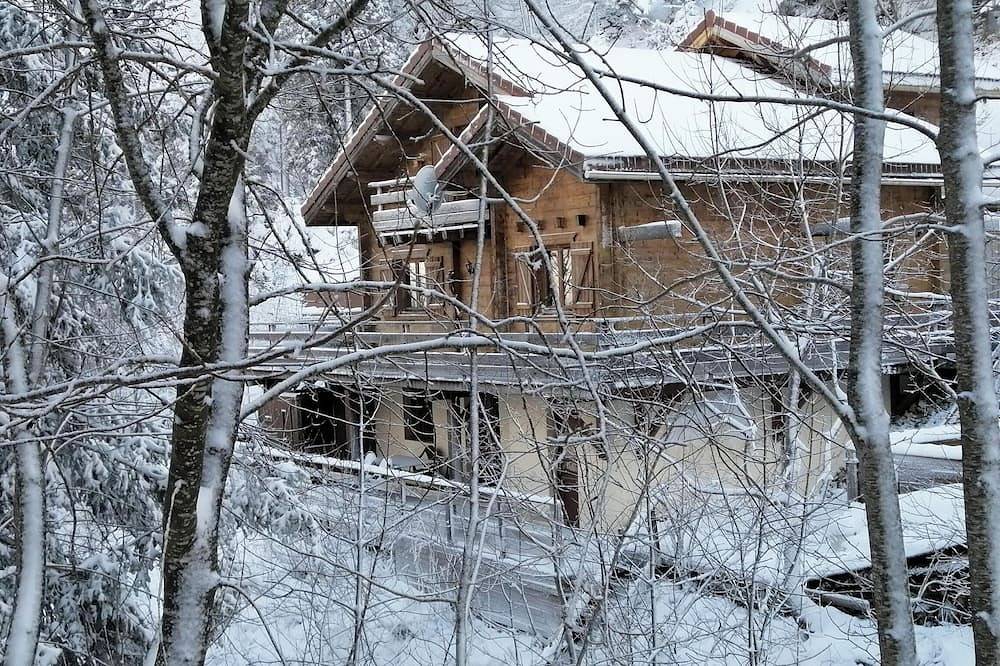 Entire apartment, Apartment Col de la Faucille in Mijoux, Gex