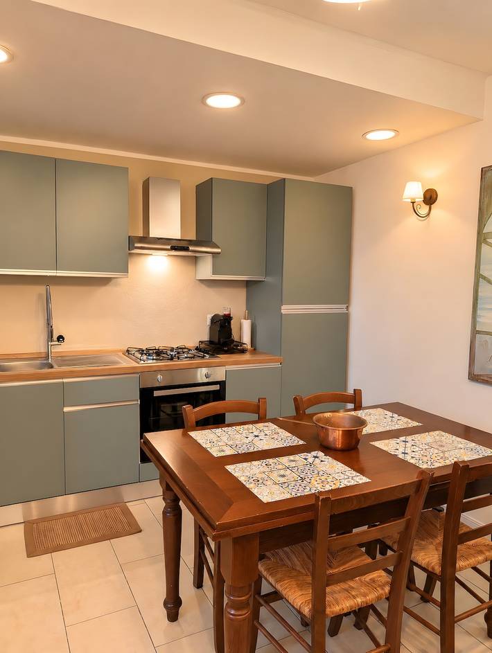 Holiday home 'Lake Maggiore Al Portico in Lesa' with terrace