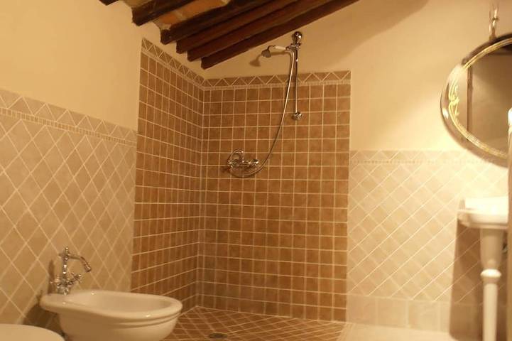 Typical Tuscan Residence Tipica Casa Toscana vicino alla fattoria la Vialla in Capolona, Casentino