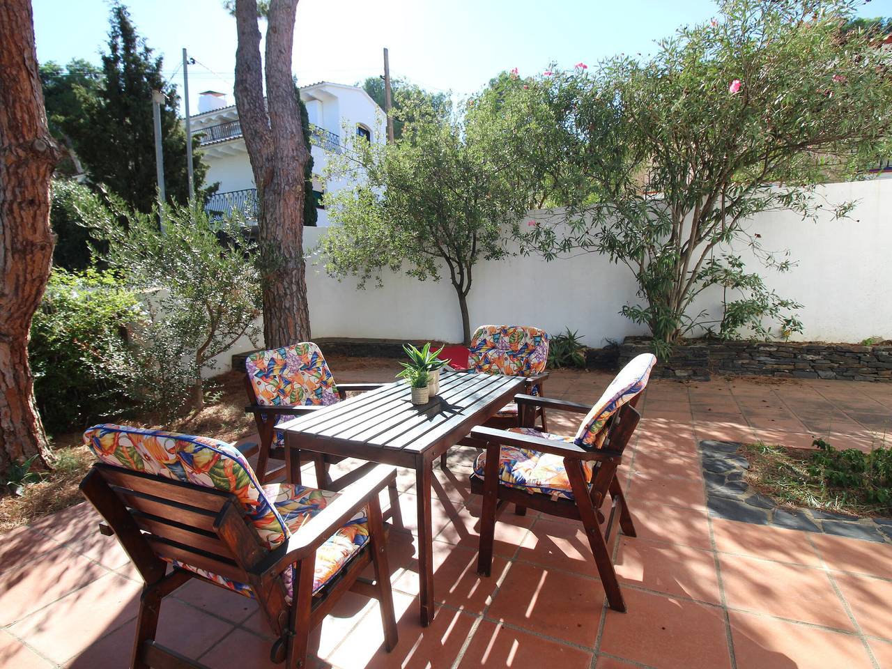 Appartamento intero, Spacious Apartment with Large Terrace and Garage in Fané de Baix, 50m from Llançà Bypass in Llanca, Upper Empordà